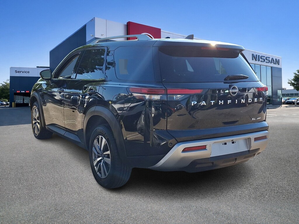 Used 2025 Nissan Pathfinder SL SUV