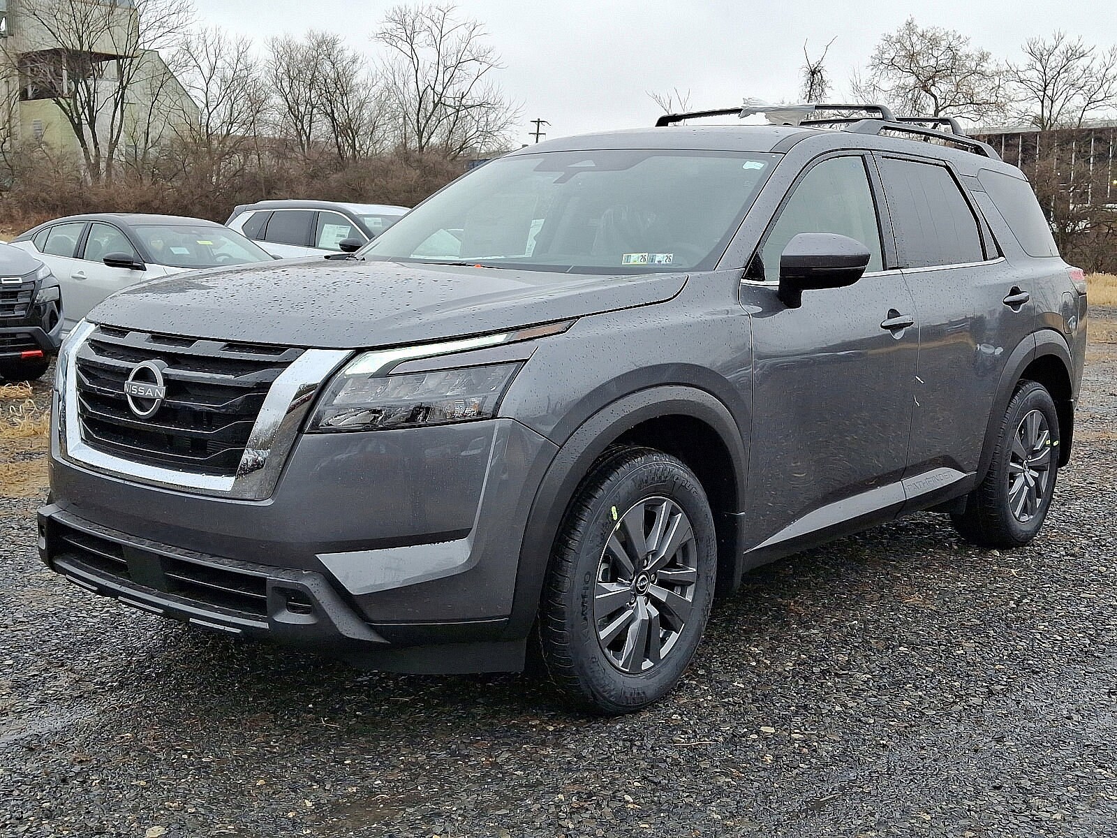 2025 Nissan Pathfinder SV photo 2