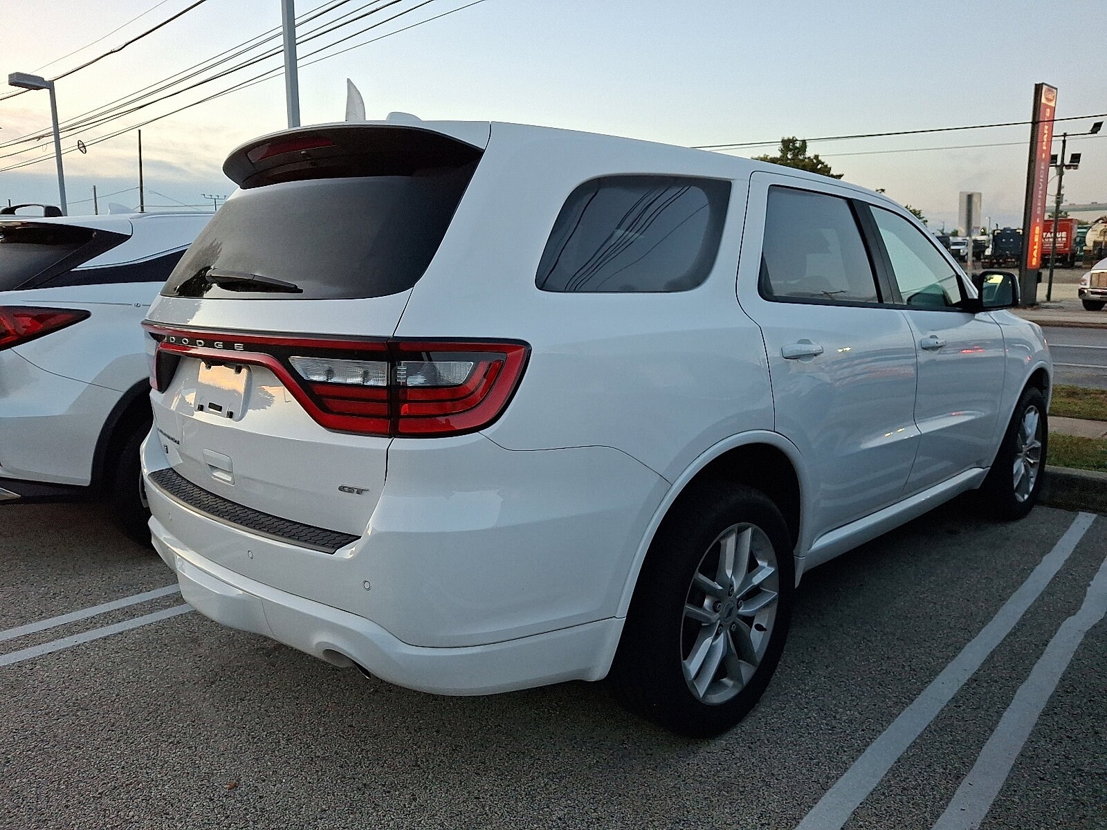 2022 Dodge Durango GT Plus photo 3
