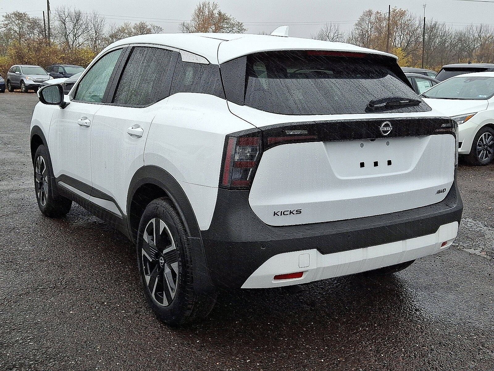 2025 Nissan Kicks SV photo 3