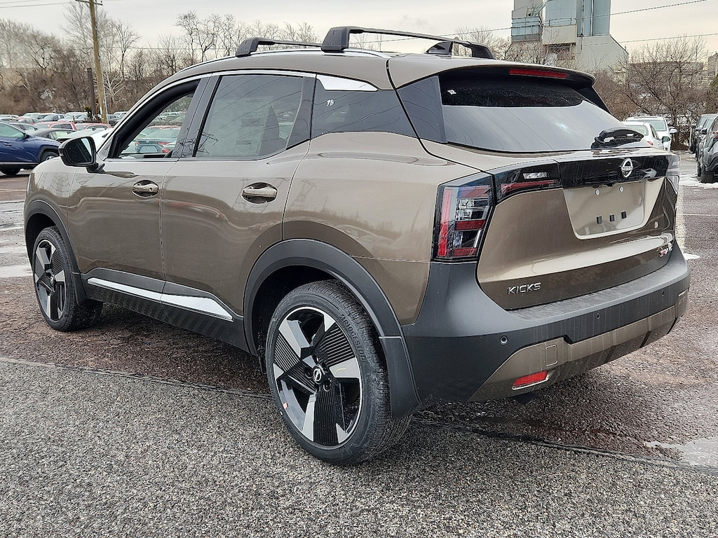New 2026 Nissan Kicks SR SUV