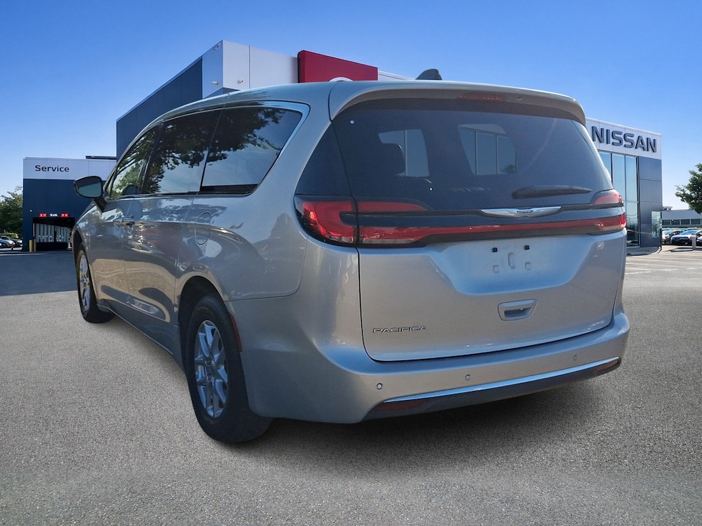 Used 2024 Chrysler Pacifica Touring L Van Passenger Van