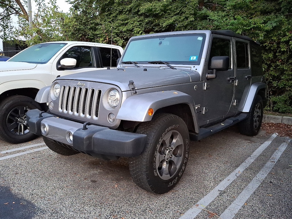 Used 2017 Jeep Wrangler Unlimited Sahara SUV