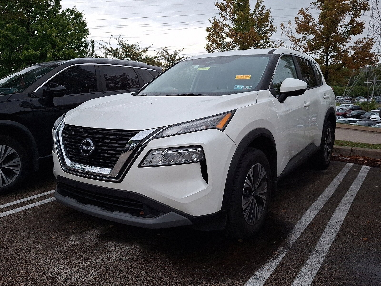 2022 Nissan Rogue SV photo 2
