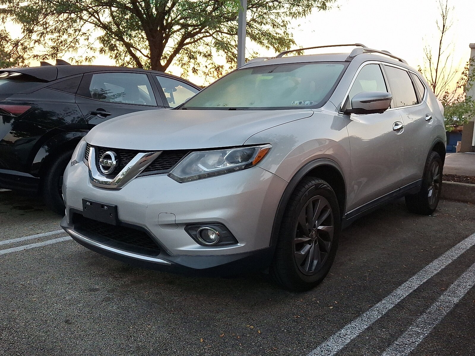 2016 Nissan Rogue SL photo 3