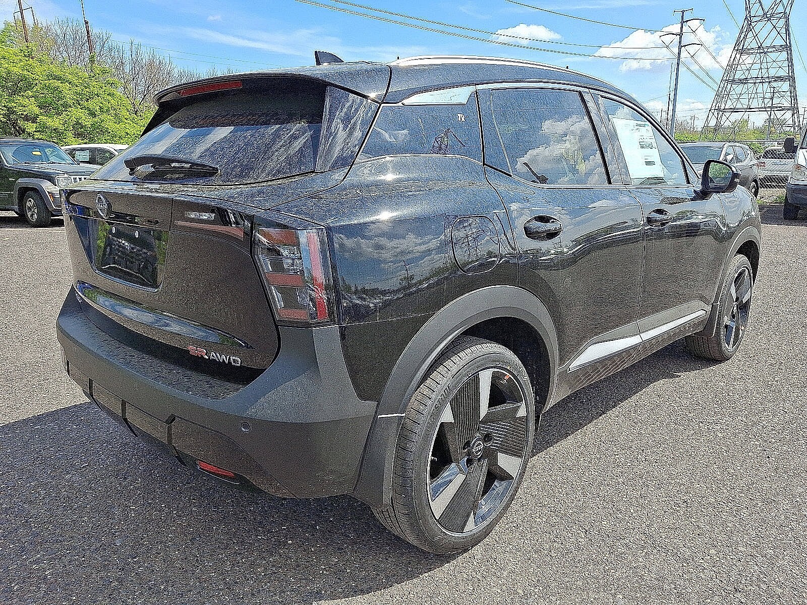 2025 Nissan Kicks SR photo 4