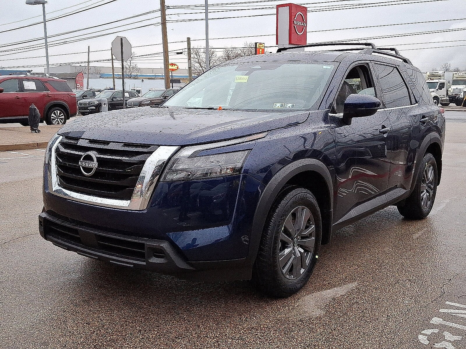 2025 Nissan Pathfinder SV photo 2