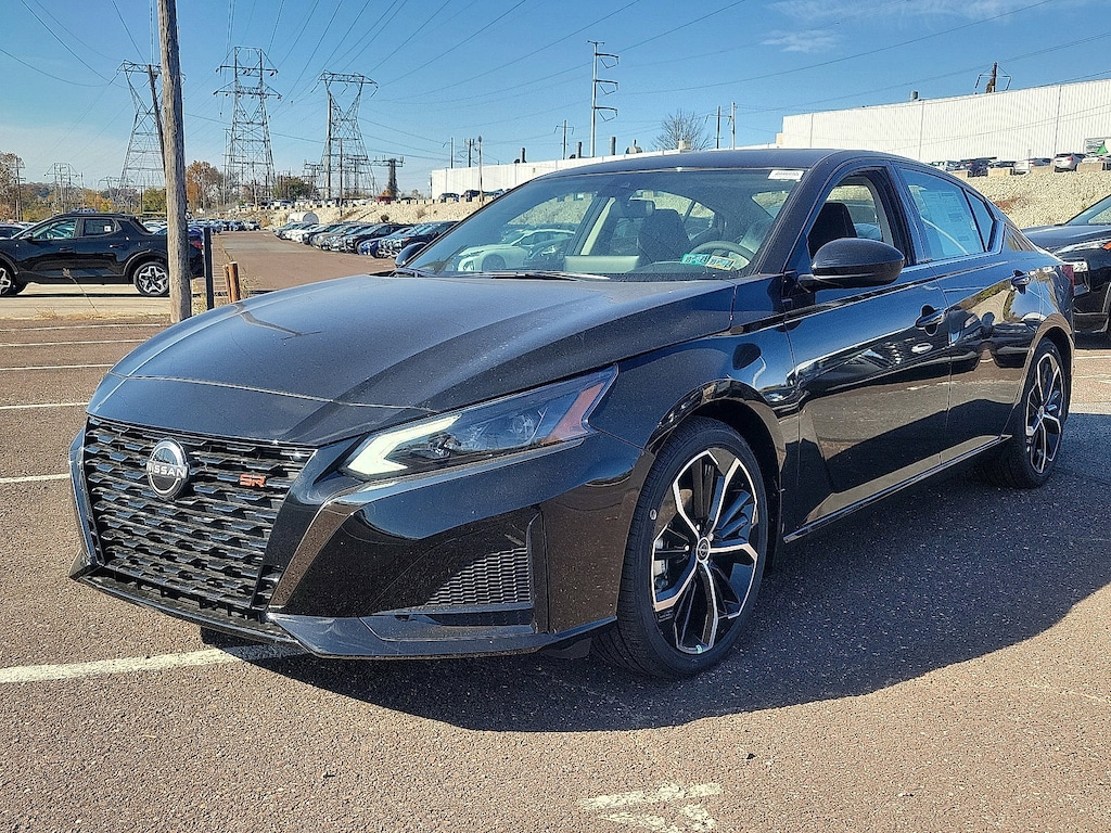 New 2025 Nissan Altima SR Sedan