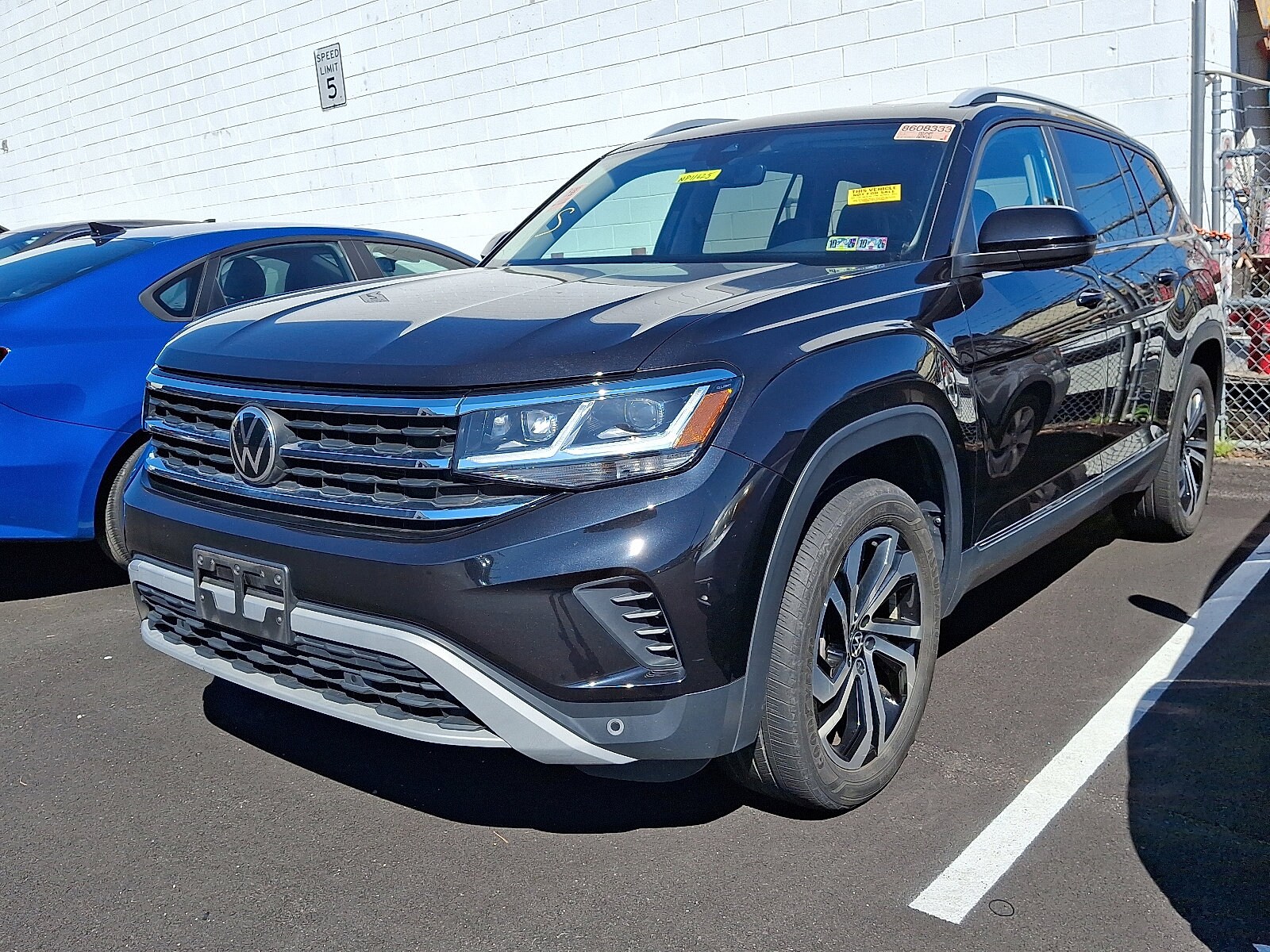 2022 Volkswagen Atlas V6 SEL photo 2