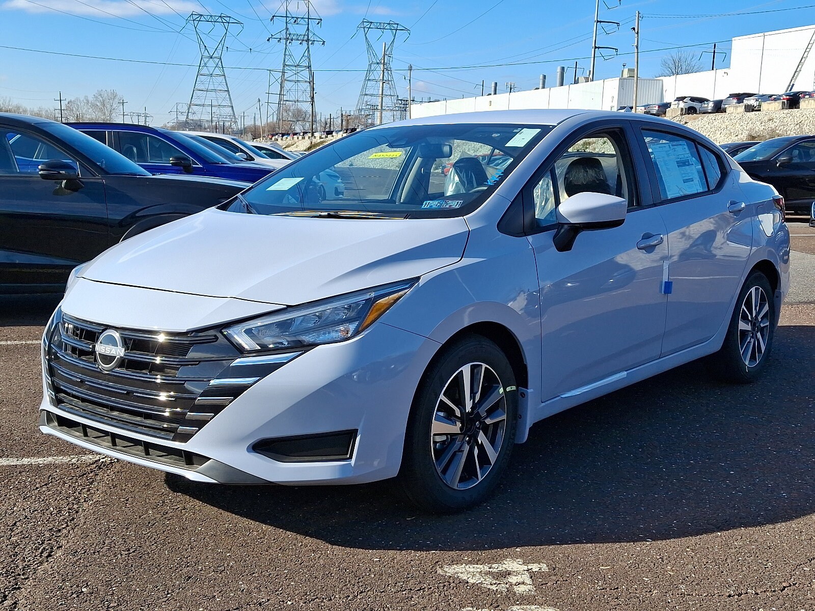 2025 Nissan Versa 1.6 SV Sedan photo 2