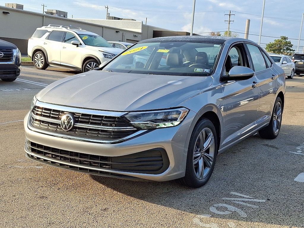 Used 2024 Volkswagen Jetta SE Sedan