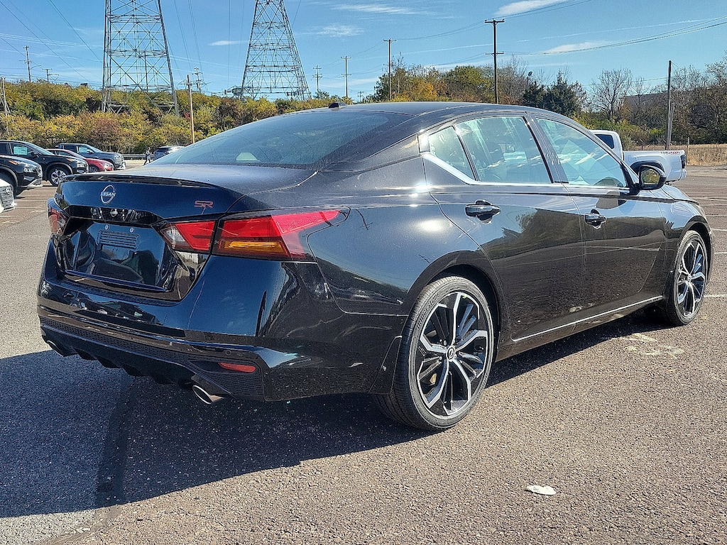 New 2025 Nissan Altima SR Sedan