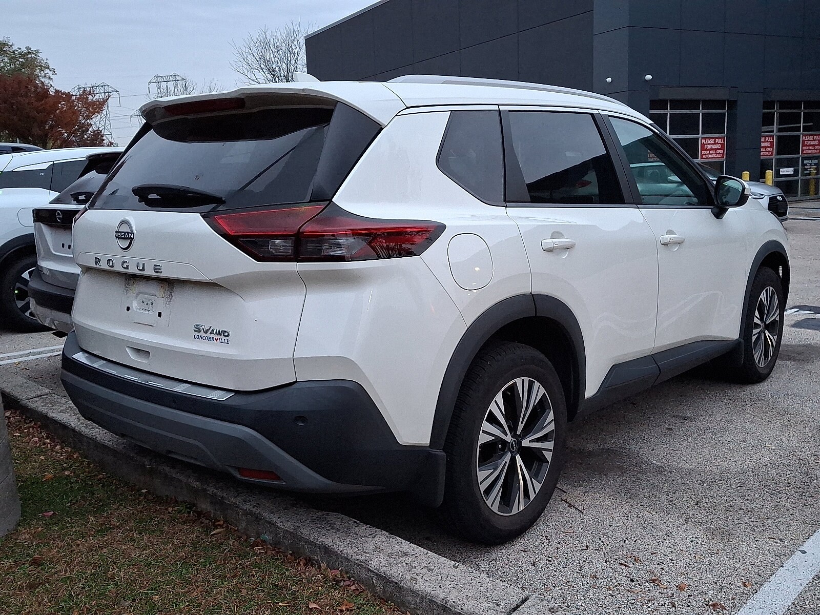 2023 Nissan Rogue SV photo 2