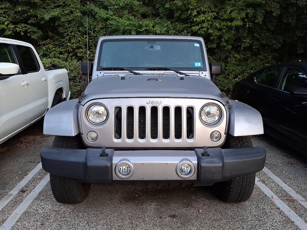 Used 2017 Jeep Wrangler Unlimited Sahara SUV