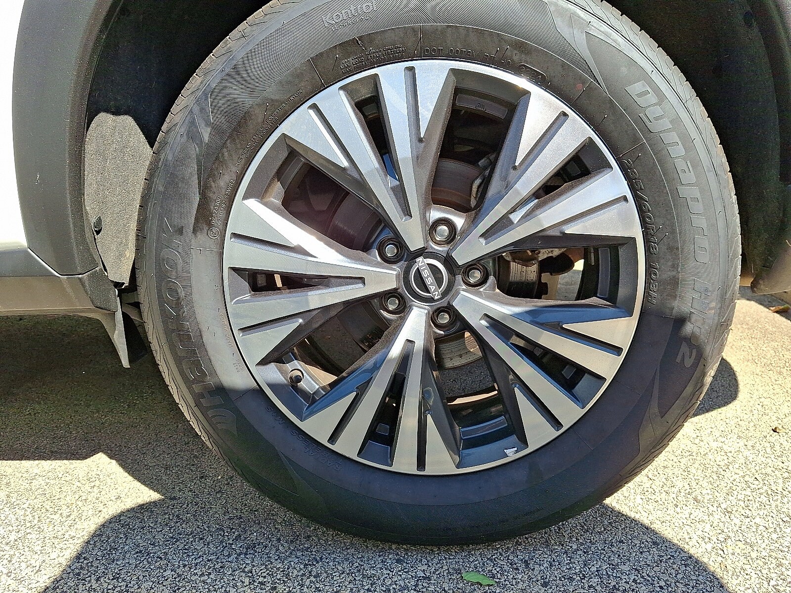 2022 Nissan Rogue SV photo 4