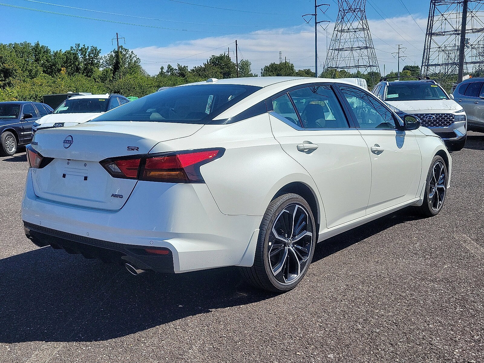 2025 Nissan Altima SR photo 2