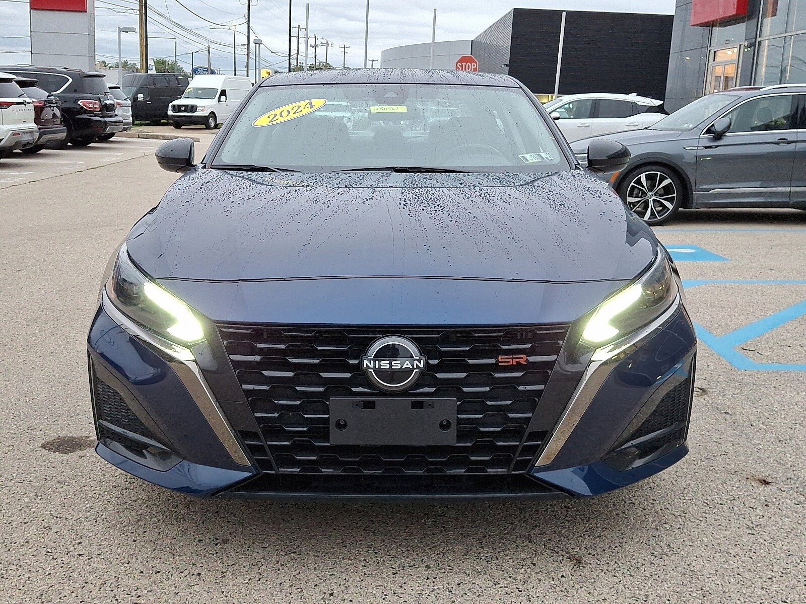 2024 Nissan Altima 2.5 SR photo 2
