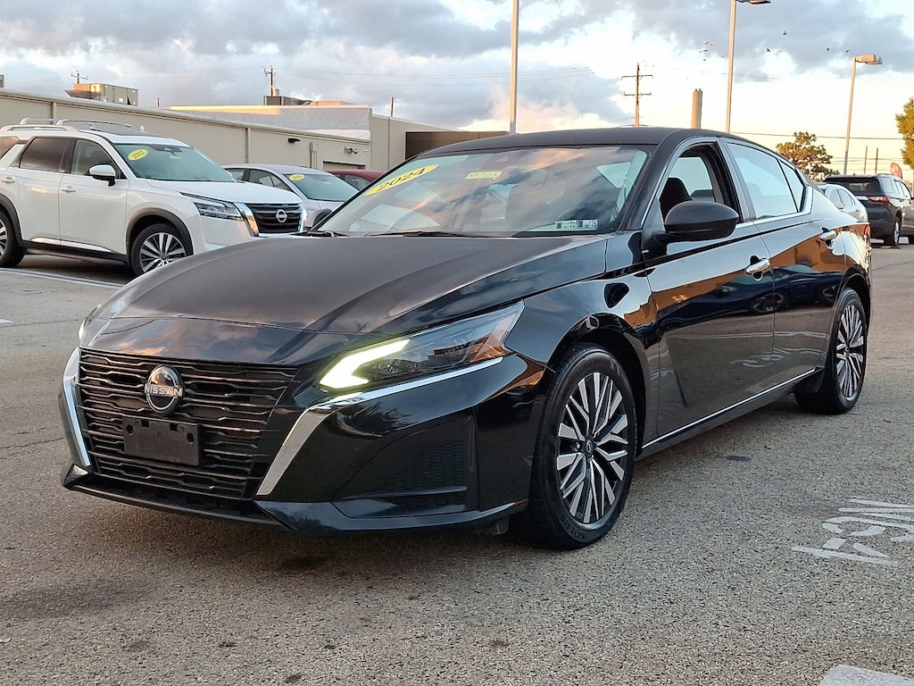 Used 2024 Nissan Altima 2.5 SV Sedan