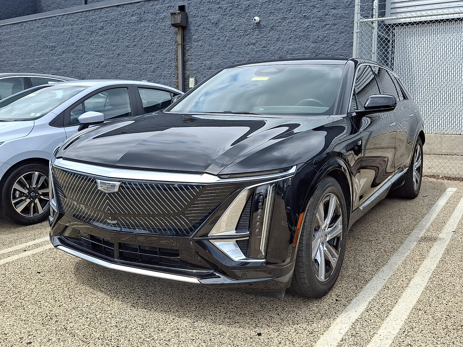 Used 2024 Cadillac LYRIQ Tech with VIN 1GYKPMRK3RZ100211 for sale in Conshohocken, PA