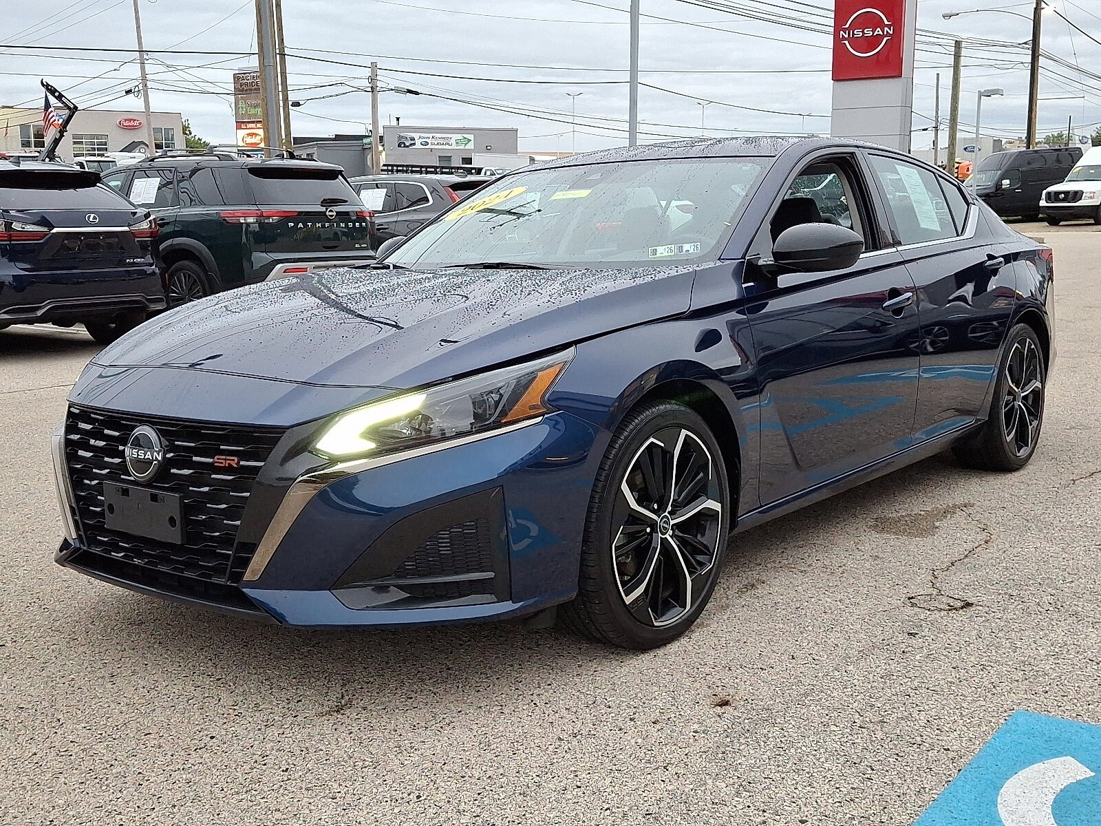 2024 Nissan Altima 2.5 SR photo 3