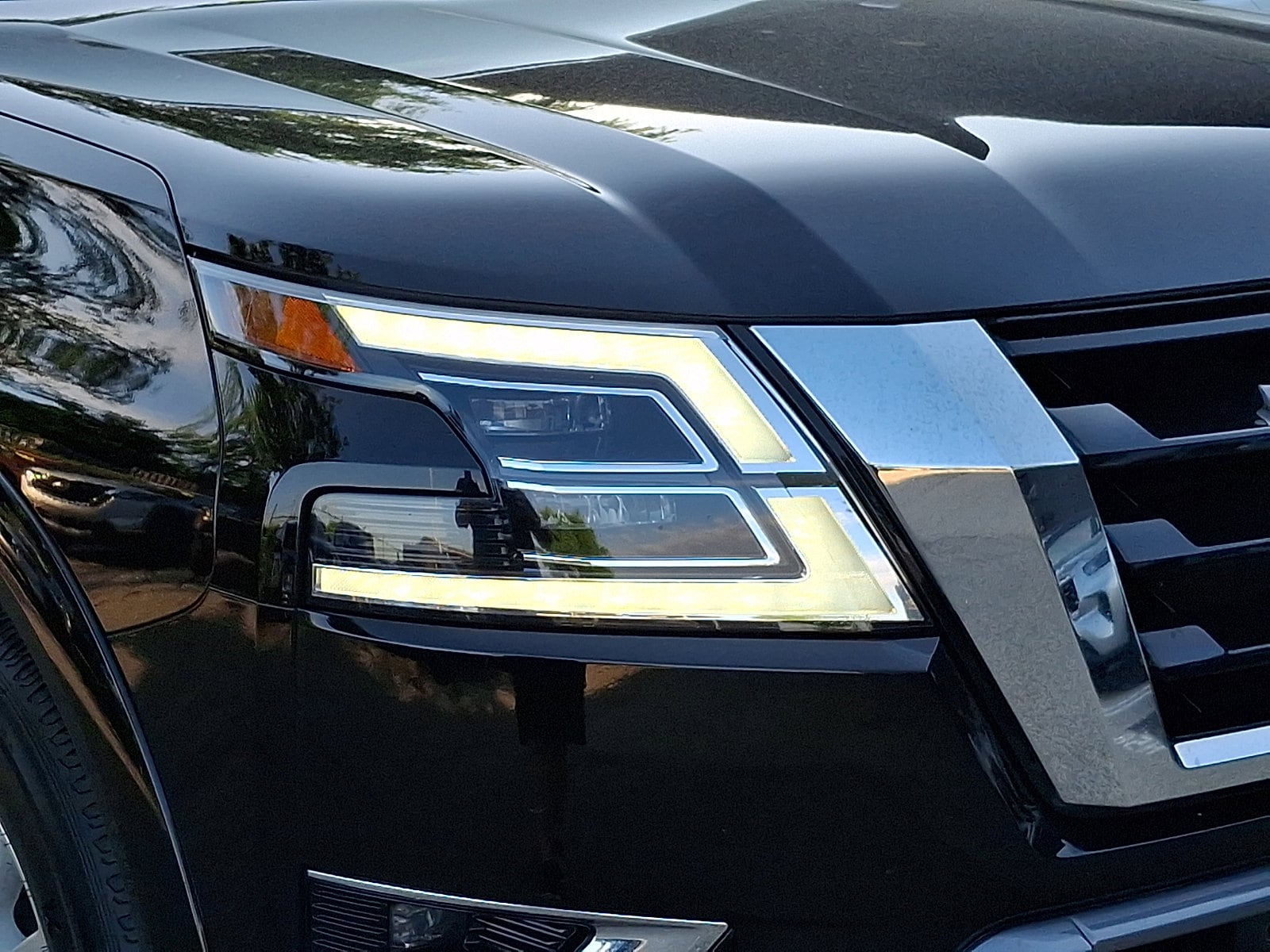 2023 Nissan Armada SV - Photo 9