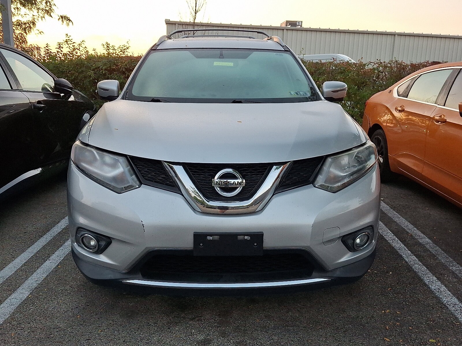 2016 Nissan Rogue SL photo 2