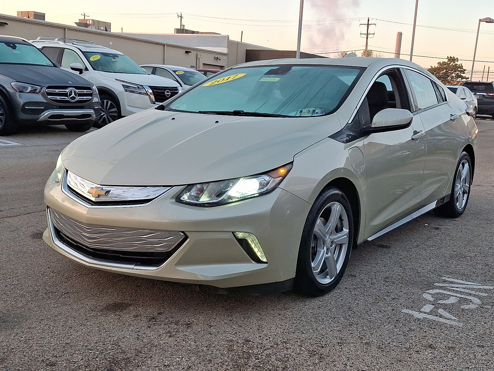 2017 Chevrolet Volt LT photo 3