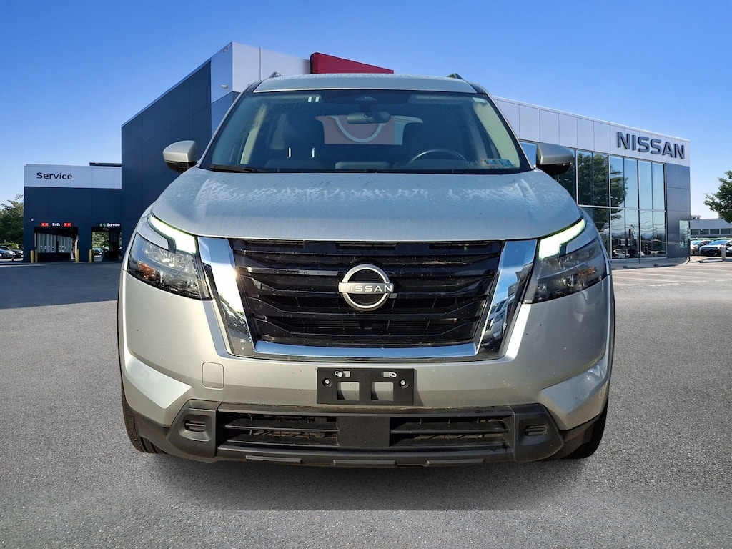 Used 2025 Nissan Pathfinder SV SUV