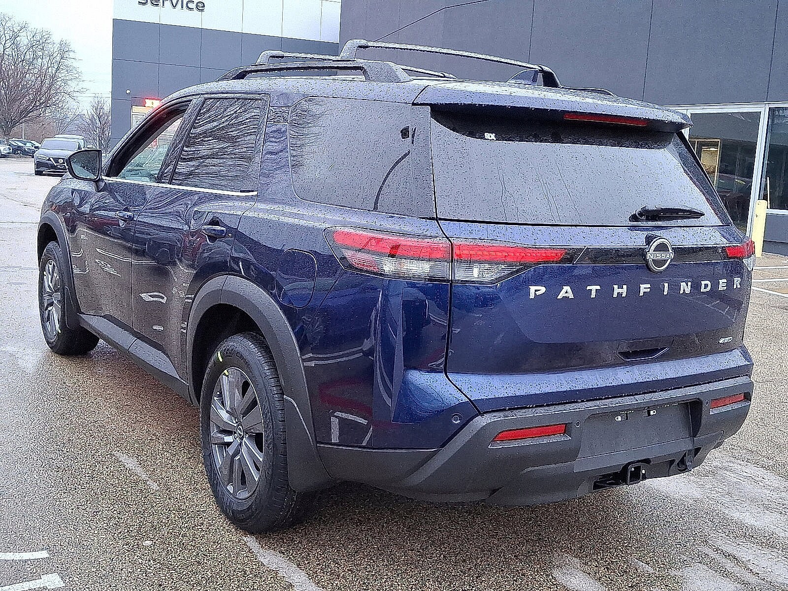 2025 Nissan Pathfinder SV photo 3