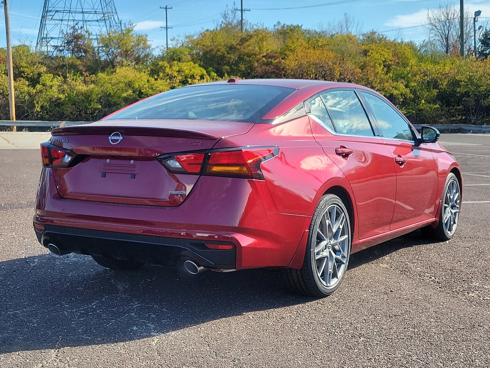 2024 Nissan Altima SR photo 4