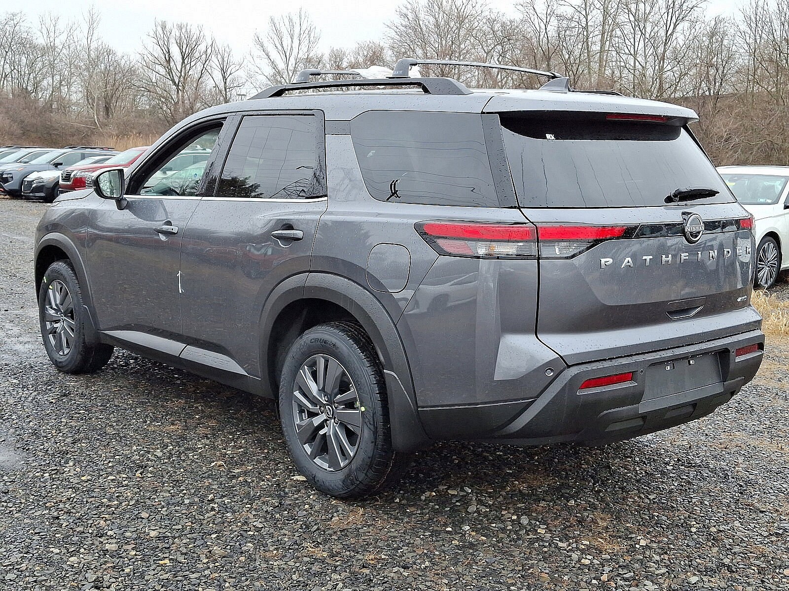 2025 Nissan Pathfinder SV photo 3
