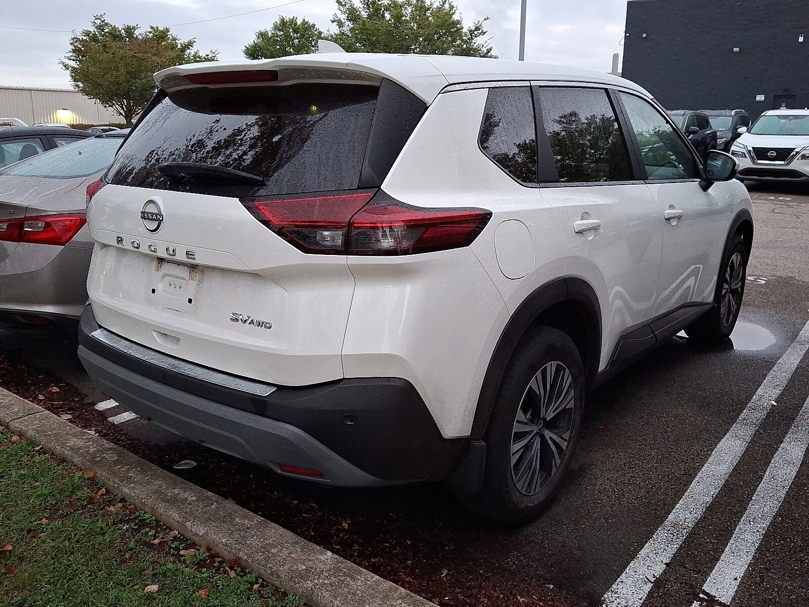 2022 Nissan Rogue SV photo 4