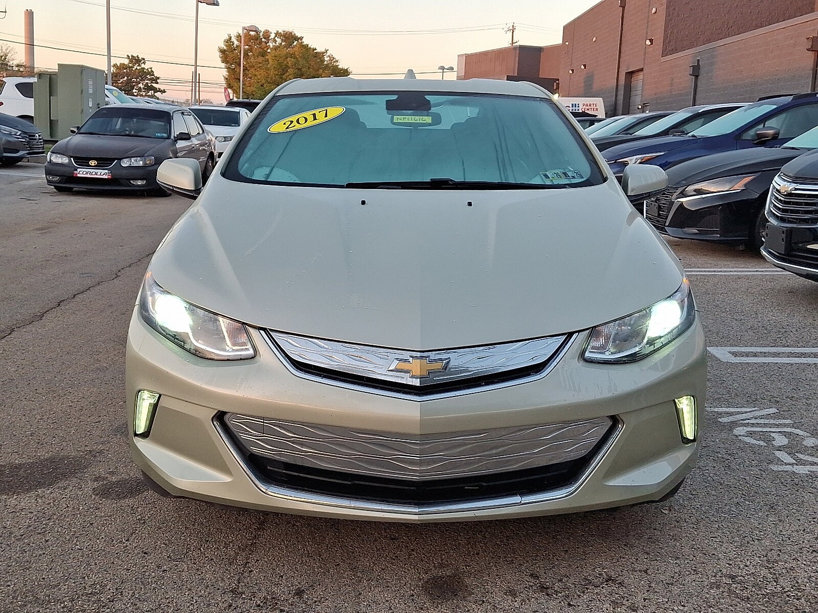 2017 Chevrolet Volt LT photo 2