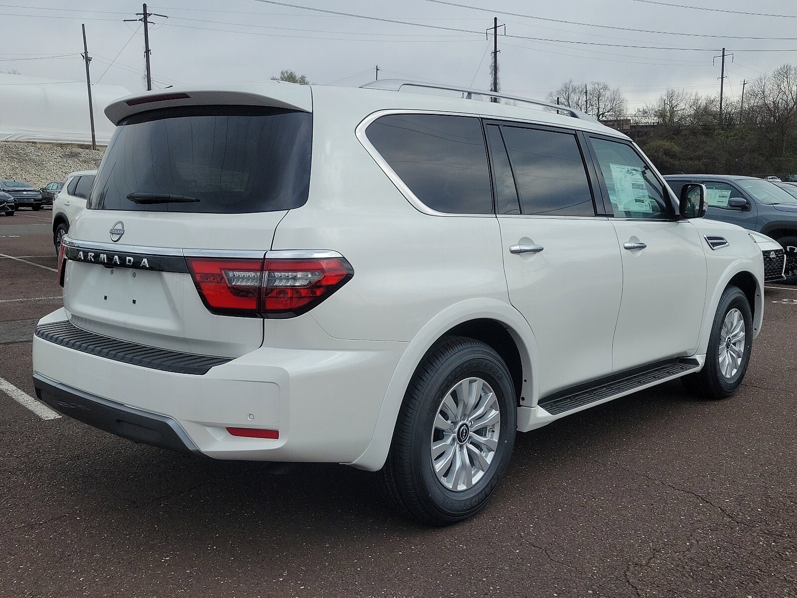 2024 Nissan Armada SV photo 4