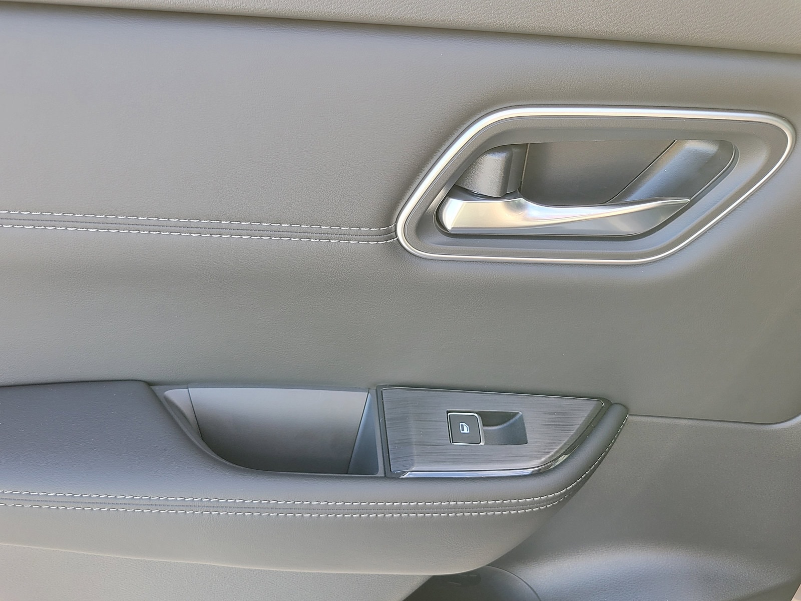 2025 Nissan Rogue Platinum - Photo 26