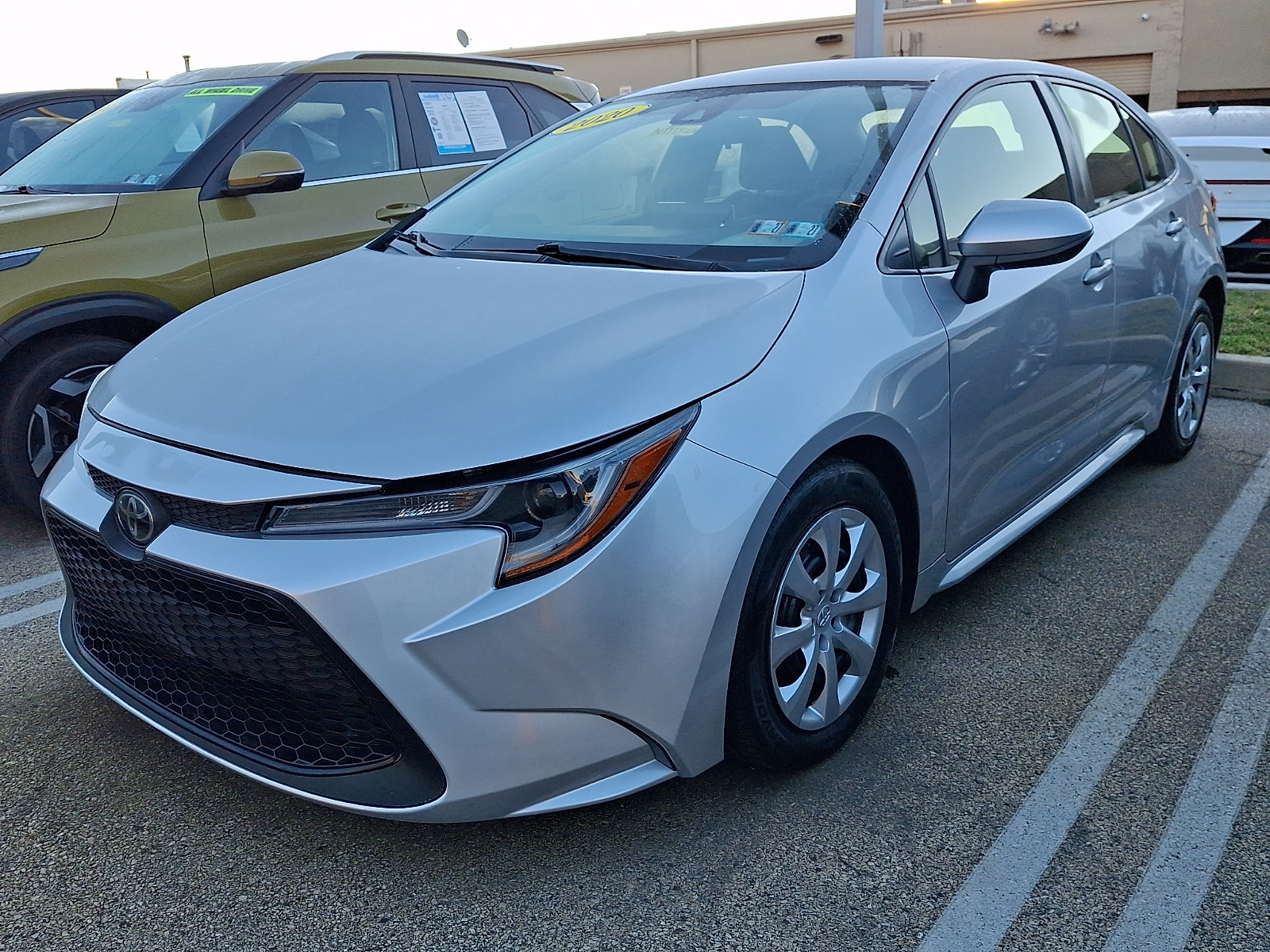 Used 2020 Toyota Corolla LE with VIN JTDEPRAE6LJ018839 for sale in Conshohocken, PA