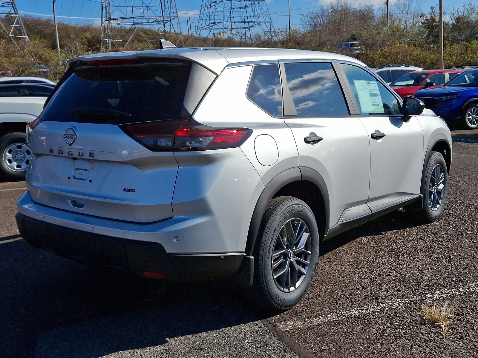 2025 Nissan Rogue S photo 4