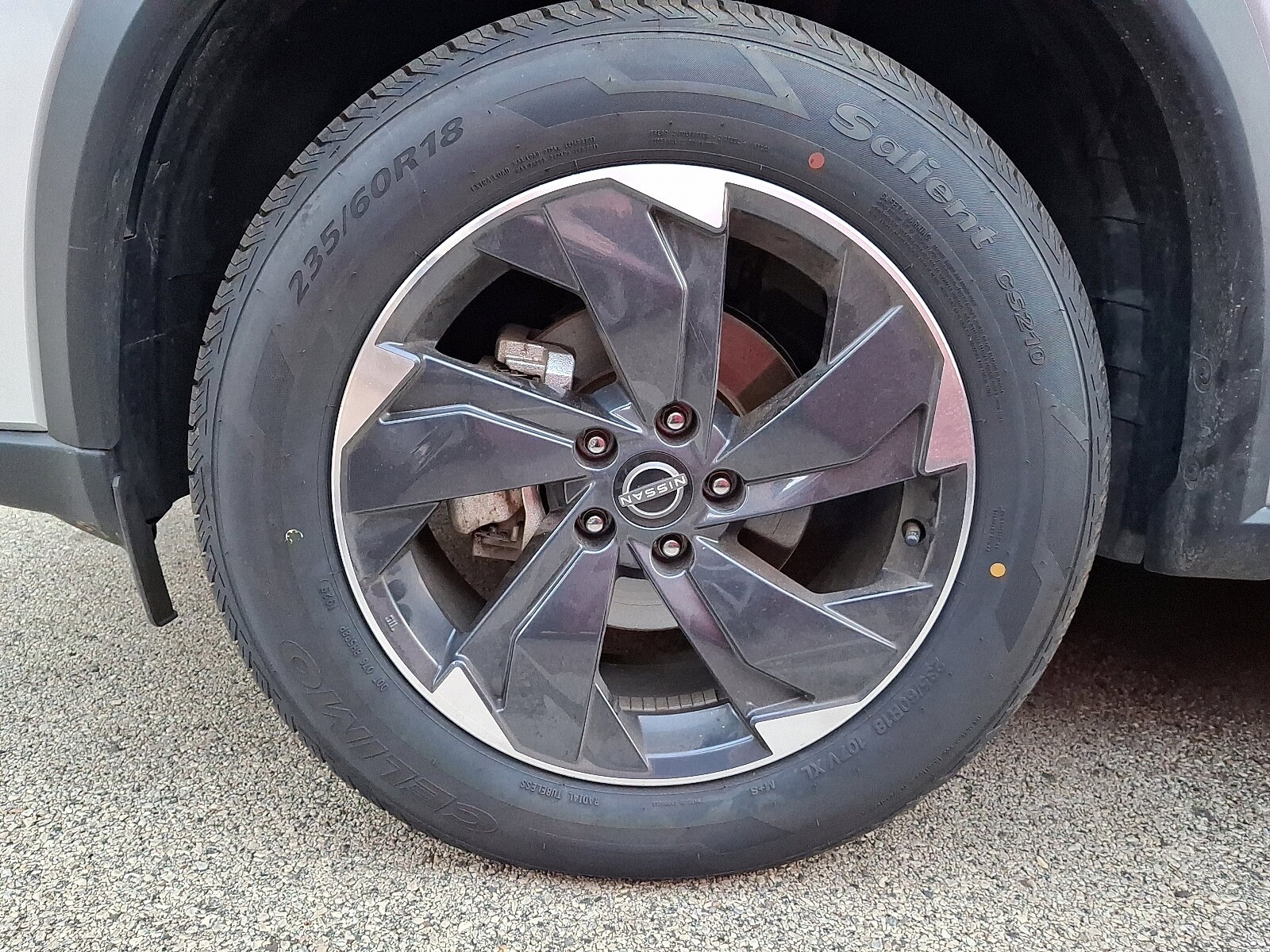 2024 Nissan Rogue SV photo 4