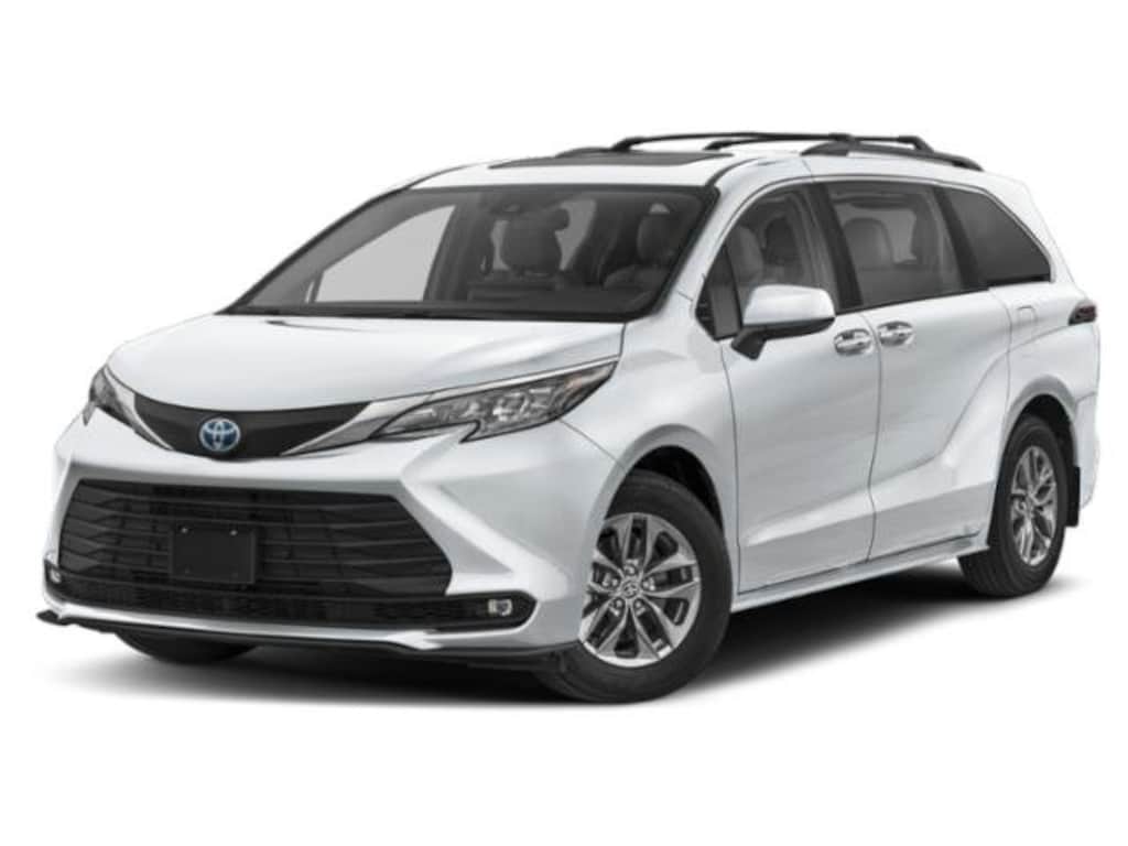Used 2025 Toyota Sienna XLE Minivan