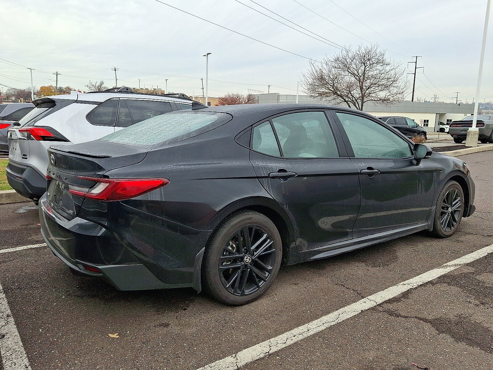 2025 Toyota Camry SE photo 3