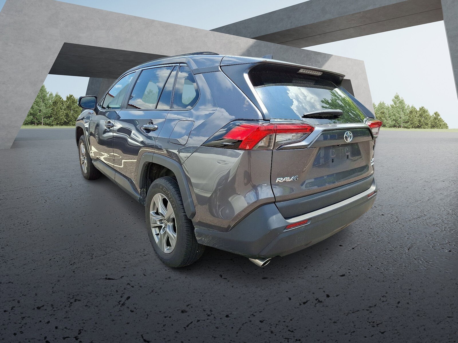 2024 Toyota RAV4 XLE photo 3