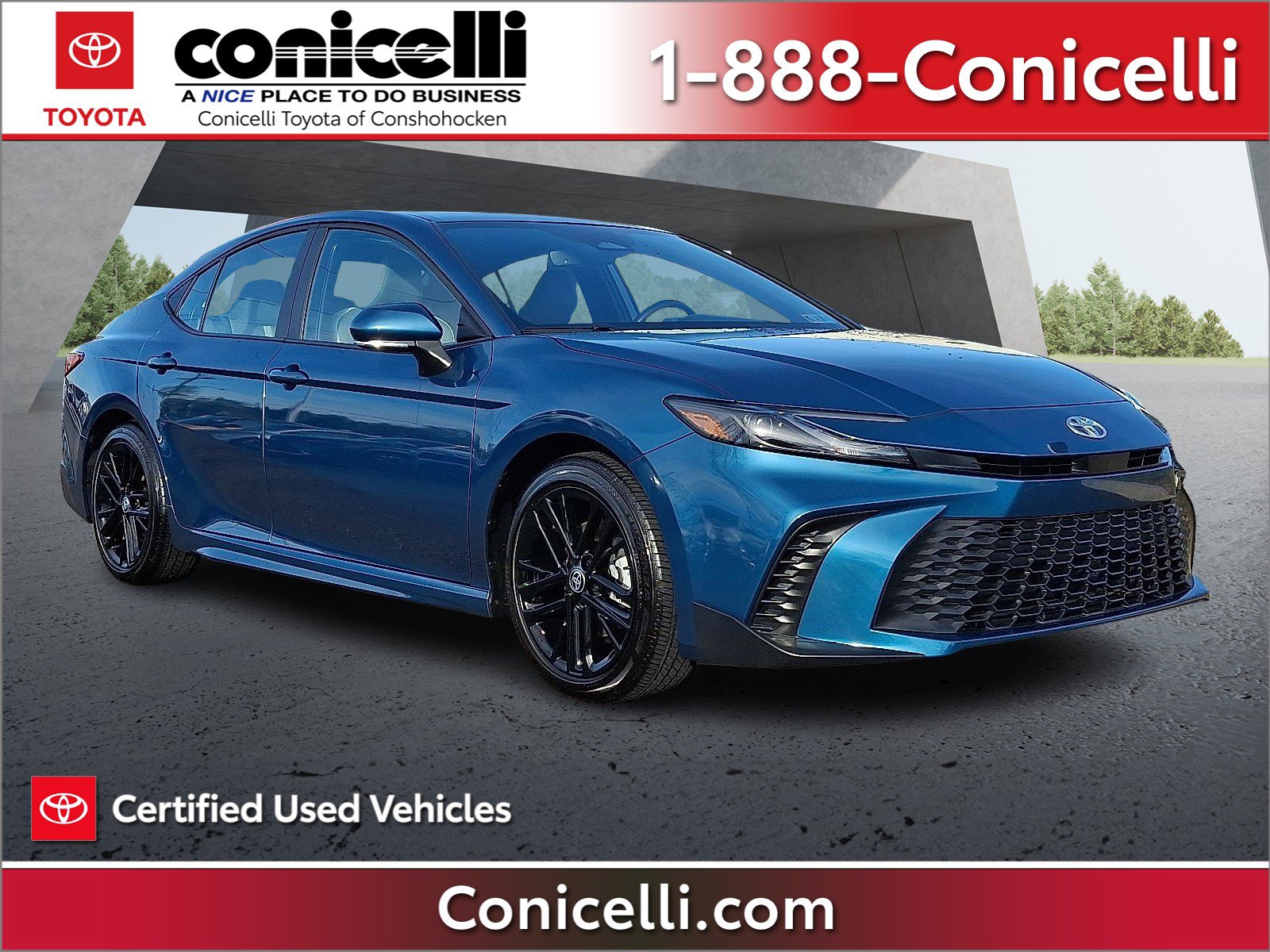 2025 Toyota Camry SE's photo