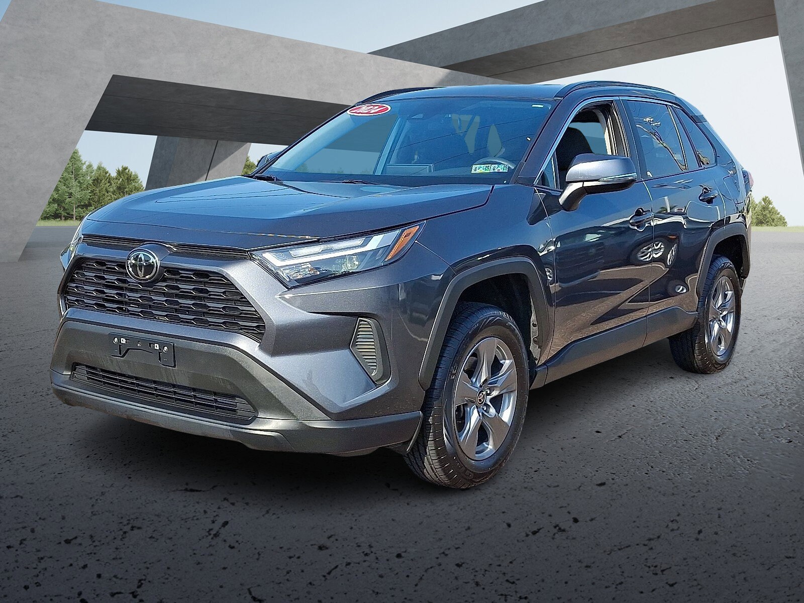 2024 Toyota RAV4 XLE photo 3
