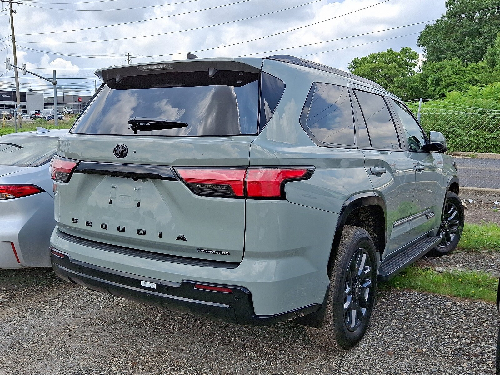 2025 Toyota Sequoia Platinum photo 4