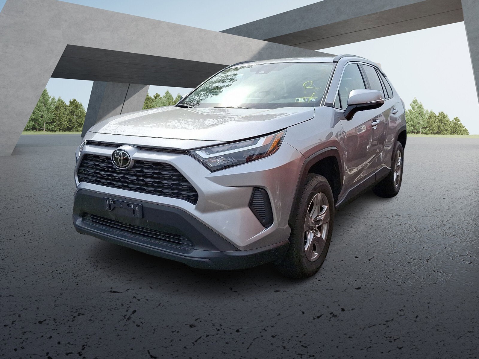 2024 Toyota RAV4 XLE photo 2