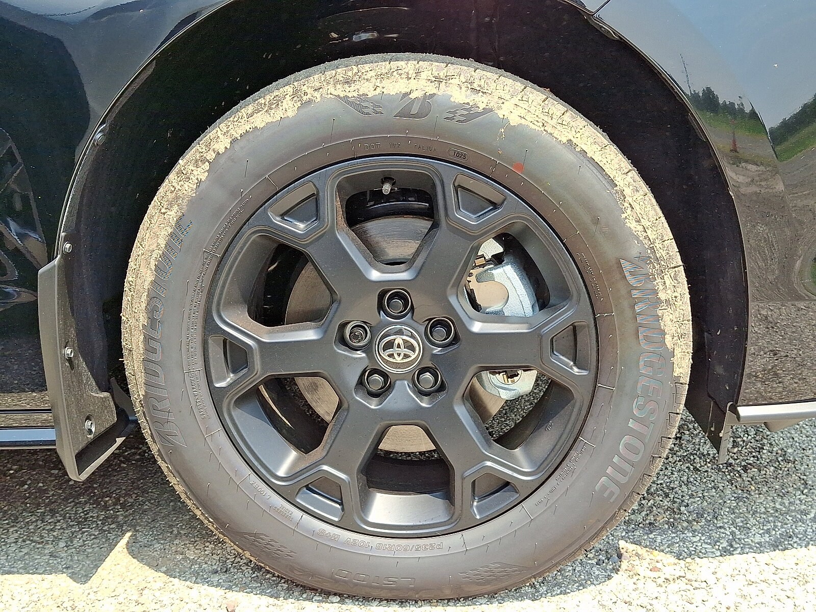 2025 Toyota Sienna Woodland Edition photo 2