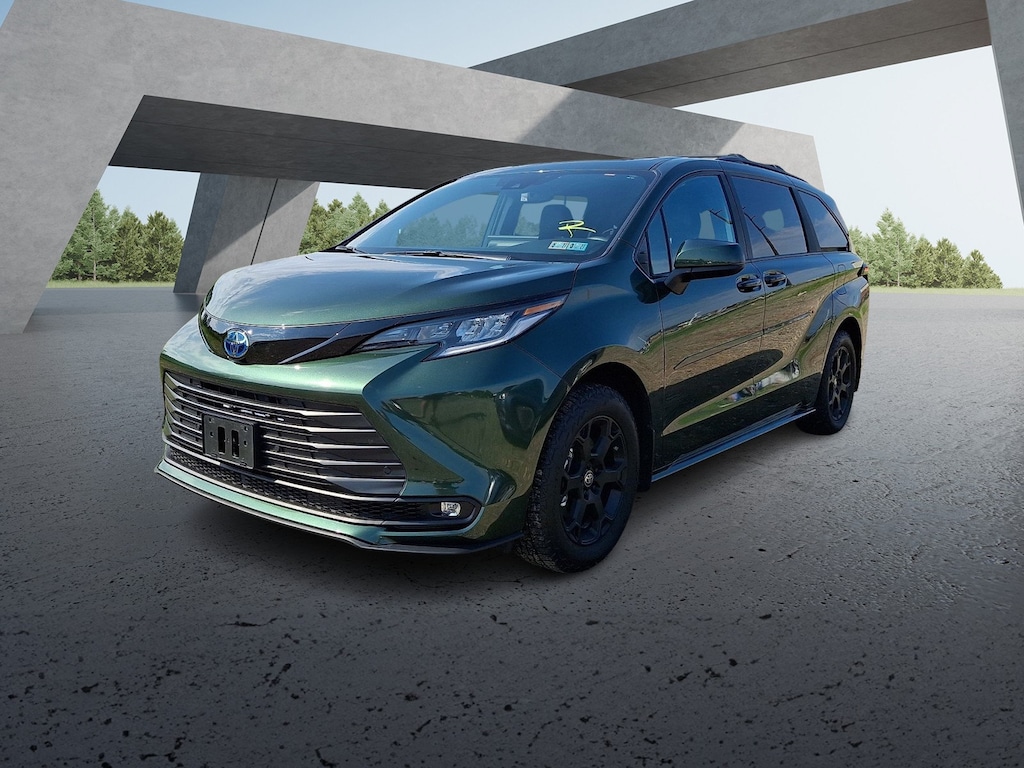 Certified 2025 Toyota Sienna Woodland Edition Minivan