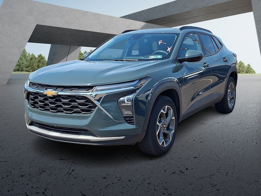 Used 2025 Chevrolet Trax LT Sport Utility
