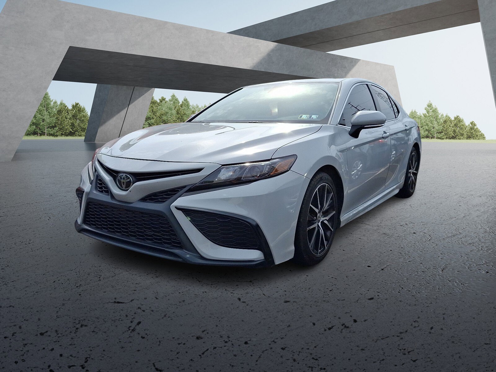 2022 Toyota Camry SE photo 2
