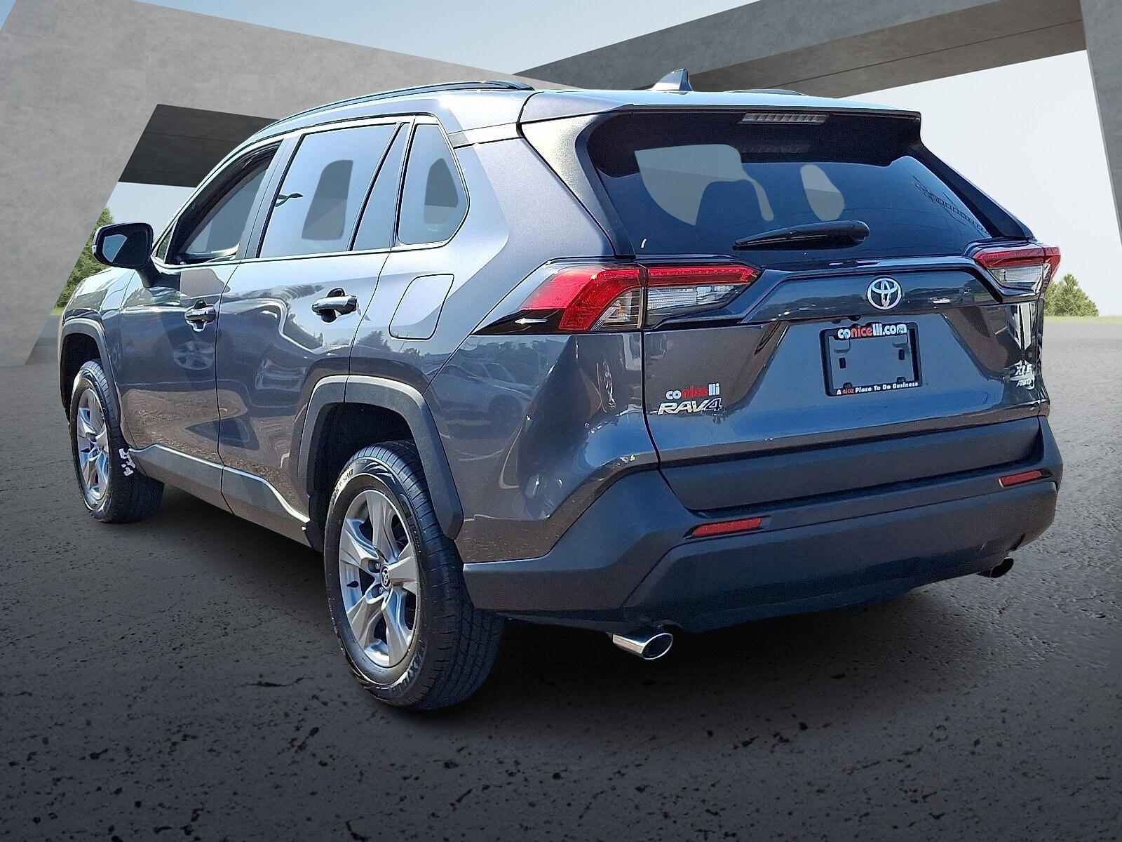 2024 Toyota RAV4 XLE photo 4